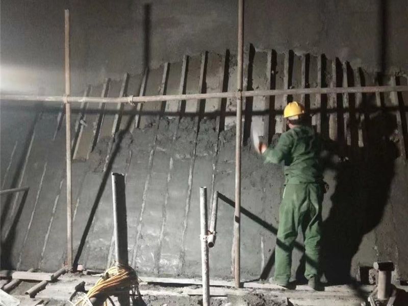 高强耐磨料施工现场
